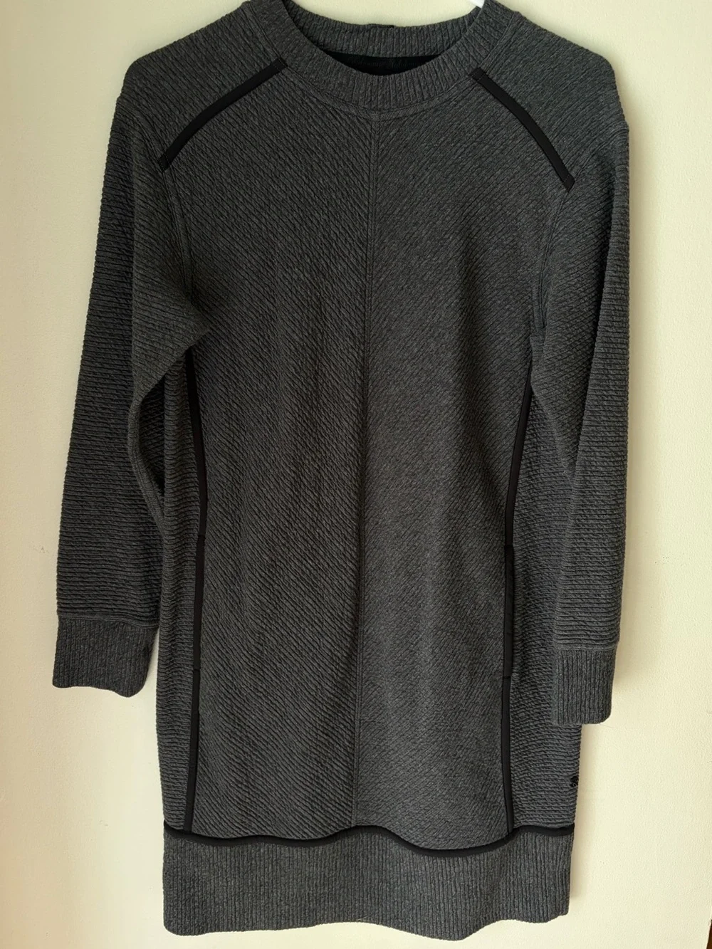 35. Size 6 LULULEMON Grey On Repeat Ribbed Dress